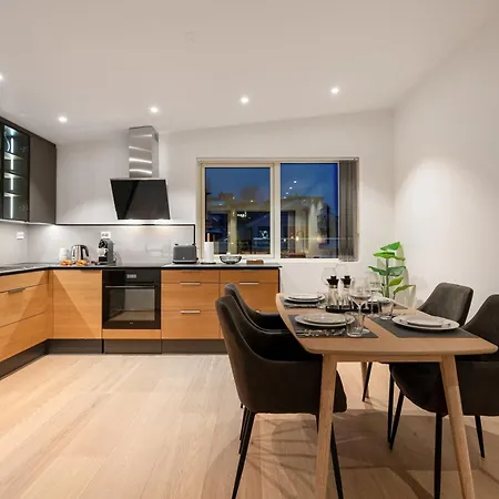 Arctic Luxury I Free Parking * トロムソ