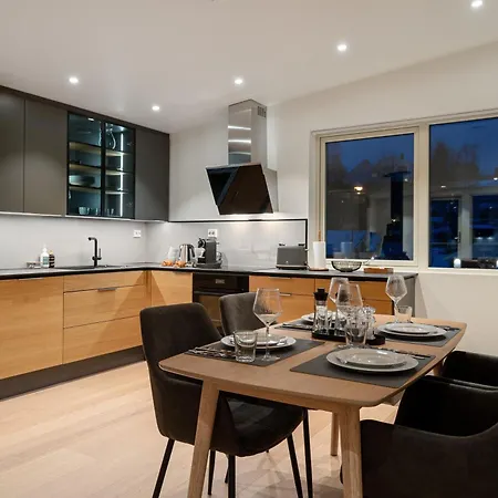 Arctic Luxury I Free Parking *